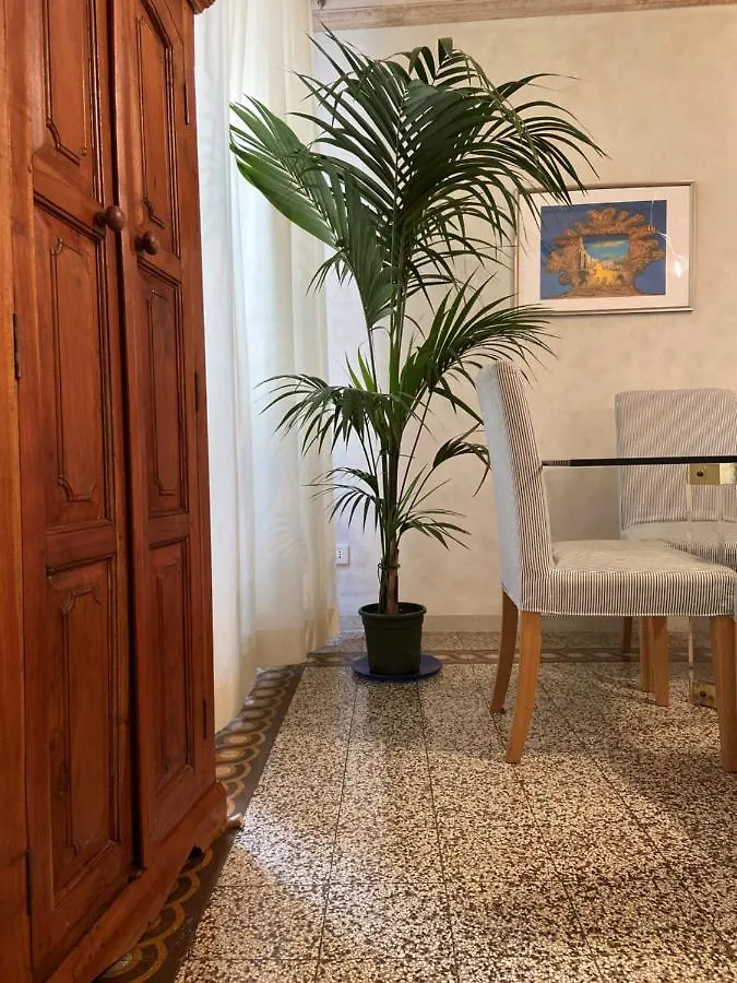 Maison Just Elle Firenze Italia